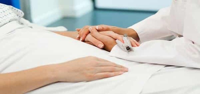 تفسير رؤية شخص أعرفه مريض في المنام ” ابن سيرين ”  