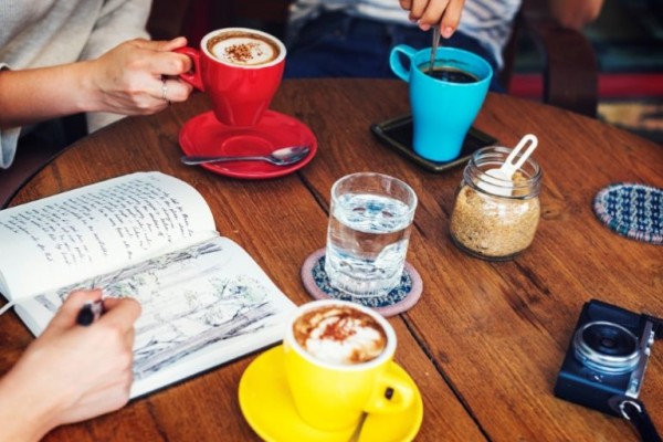 موضوع أدبي عن الحياة الاجتماعية