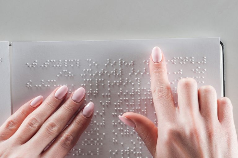 قصة اختراع طريقة برايل