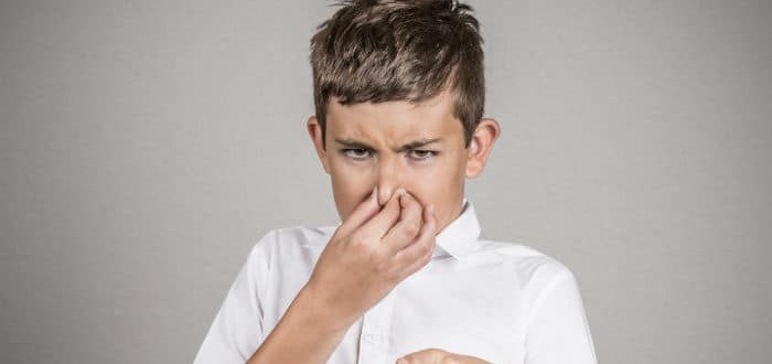 اسباب رائحة البول الكريهة في الصباح