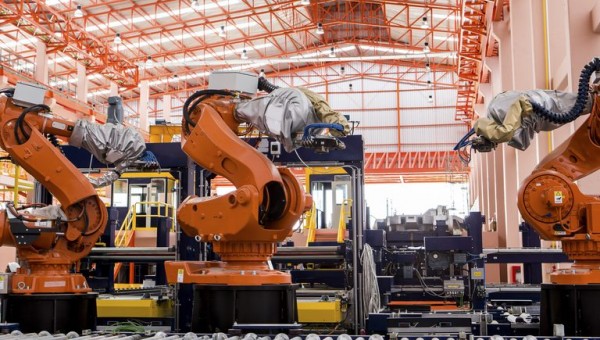 ايجابيات وسلبيات استخدام الروبوتات في خطوط الانتاج