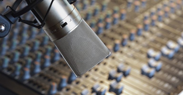 مراحل إنتاج البرامج الإذاعية