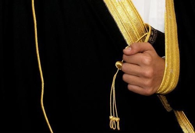 الثوب الإماراتي الرجالي 