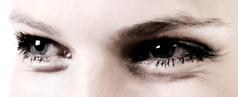 نظرات النساء ومعانيها نظرات النساء ومعانيها