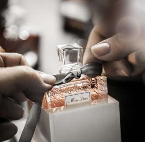 بماذا تشتهر باريس في العطور بماذا تشتهر باريس في العطور