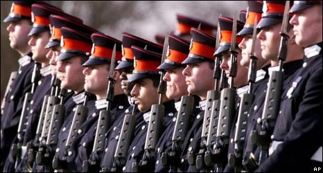 اول من اخترع الرتب العسكرية