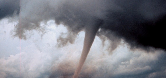 علاقة الضغط الجوي والأعاصير