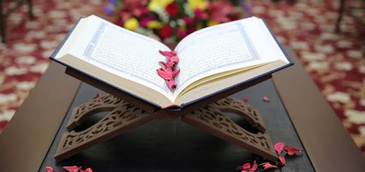 ما هي منزلة حافظ القرآن ما هي منزلة حافظ القرآن