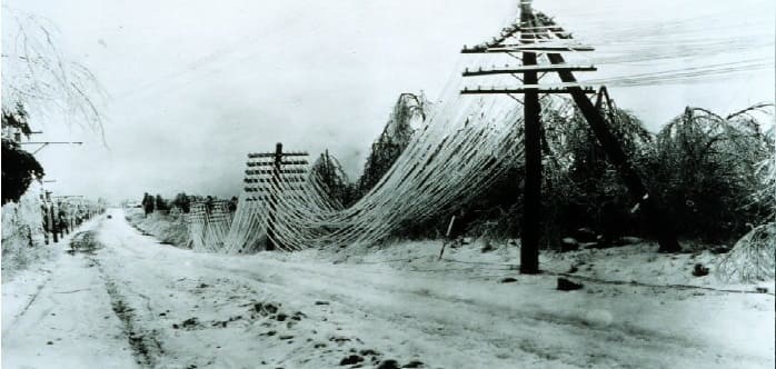 الفرق بين العاصفة الثلجية والجليدية