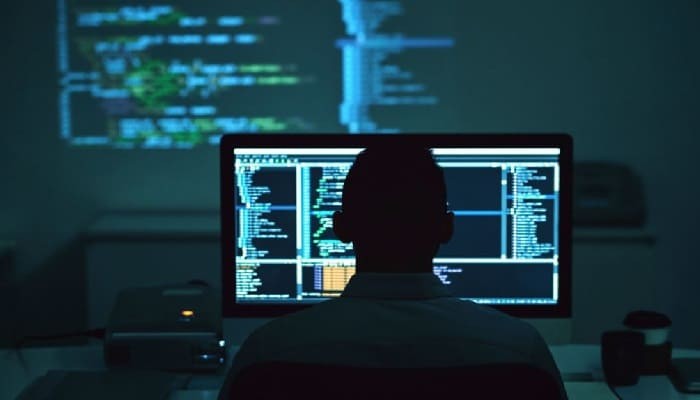 مطور النهاية الخلفية للويب