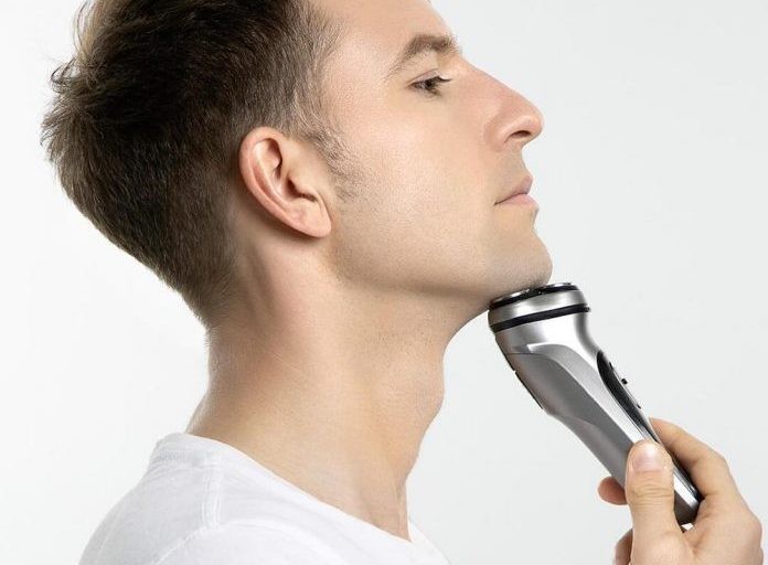 الفرق بين الحلاقة والتشذيب