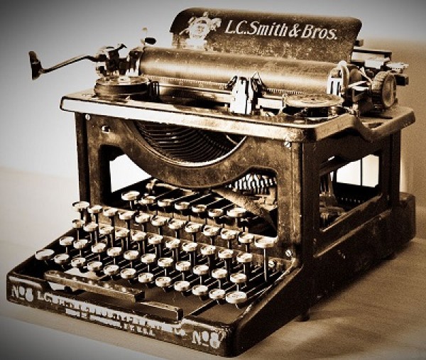 قصة اختراع الالة الكاتبة