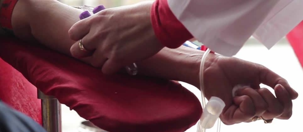 تفسير حلم التبرع بالدم في المنام