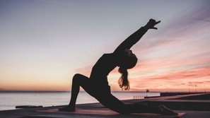 أفضل تمارين اليوغا للاسترخاء أفضل تمارين اليوغا للاسترخاء