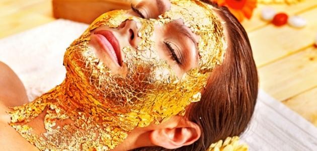فوائد قناع ماء الذهب للوجه