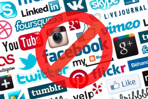 كيف يمكن لوسائل التواصل الاجتماعي أن تسيء لسمعتك المهنية وتعيقك في رحلة بحثك عن وظيفة؟ كيف يمكن لوسائل التواصل الاجتماعي أن تسيء لسمعتك المهنية وتعيقك في رحلة بحثك عن وظيفة؟