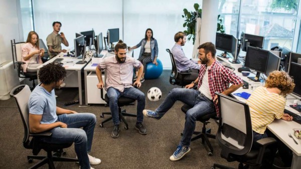 هل تشهد سلوكيات غير أخلاقية في مكان العمل؟  إليك كيفية التعامل معها