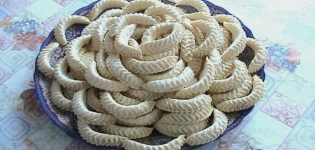 طريقة عمل كعب الغزال مع التمر طريقة عمل كعب الغزال مع التمر