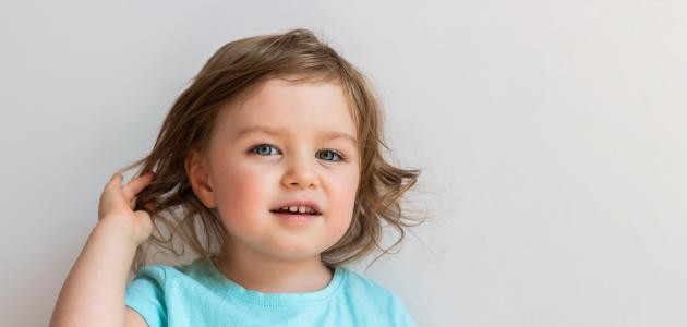 بنتي شعرها خفيف