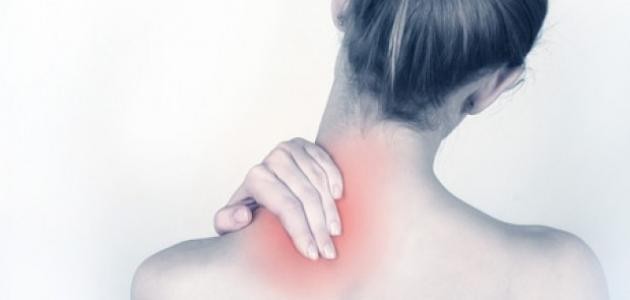 ما هي أعراض تشنج الرقبة