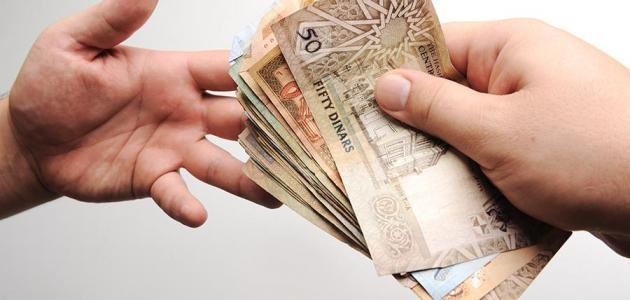 لمن تعطى زكاة المال