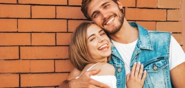 كيفية معاملة الخطيبة لخطيبها