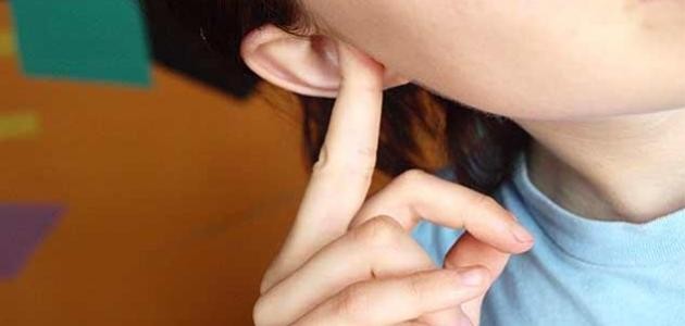 كيفية إخراج الماء من الأذن