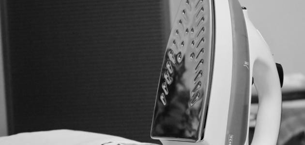 كيفية تنظيف سطح المكواة