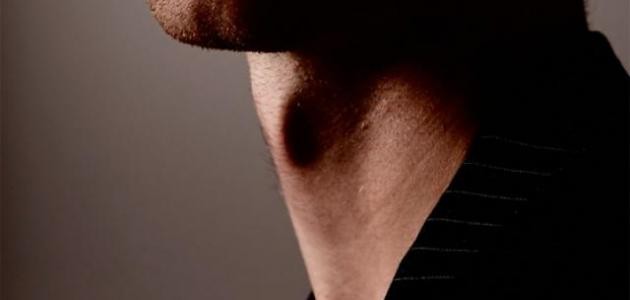 ما هي تفاحة ادم