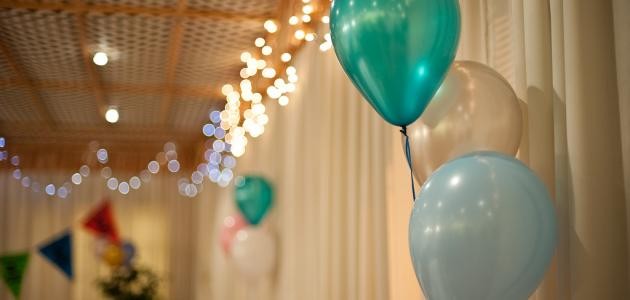 كيف أعمل مفاجأة لصديقتي