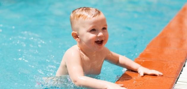 تعليم السباحة للأطفال