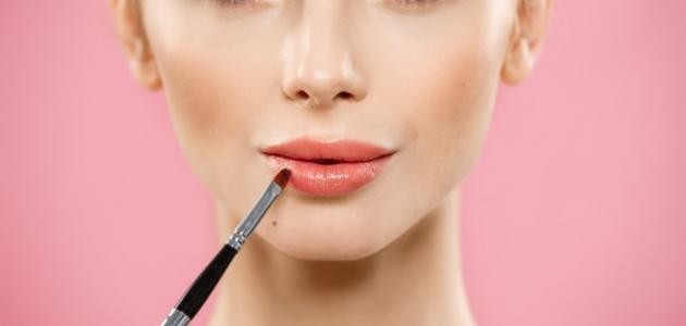 نفخ الشفاه بطريقة طبيعية