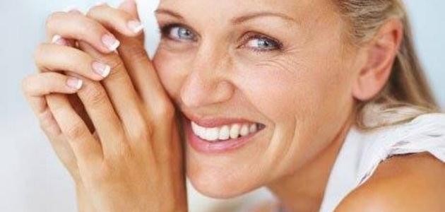 كيف أحافظ على وجهي من التجاعيد