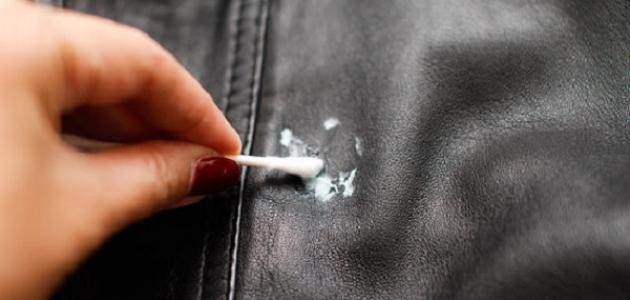 كيف أنظف العلك عن الملابس كيف أنظف العلك عن الملابس
