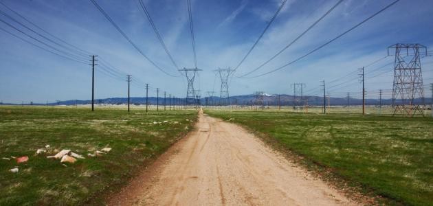 خطوط المجال الكهربائي