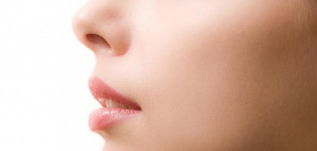 كيفية جعل بشرة الوجه صافية