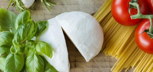 كيف تصنع جبنة الموزاريلا