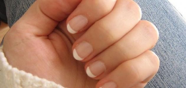 كيف أحافظ على أظافري قوية