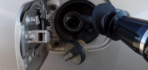 لماذا نحب رائحة البنزين لماذا نحب رائحة البنزين