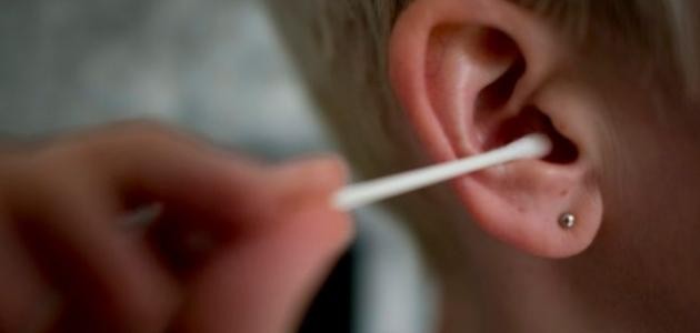 كيفية التخلص من شمع الاذن