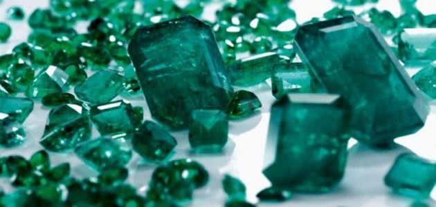 ما هو لون الزمرد