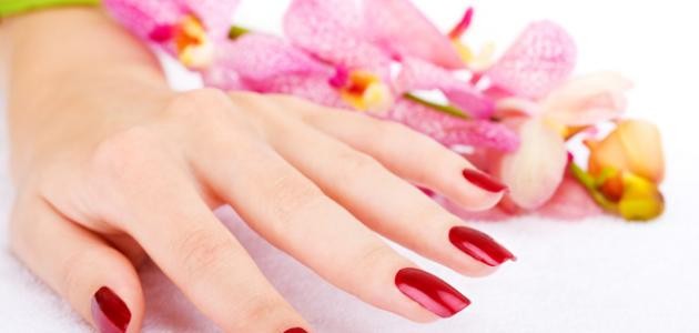 كيف يمكن الاعتناء بالأظافر